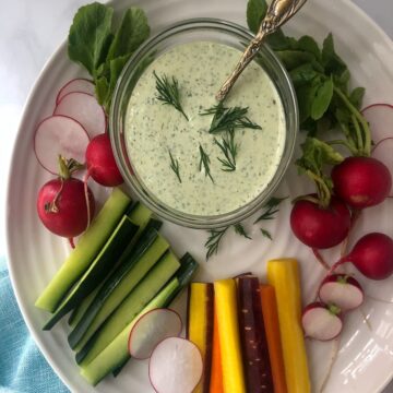 ranch dressing with vegetable platter
