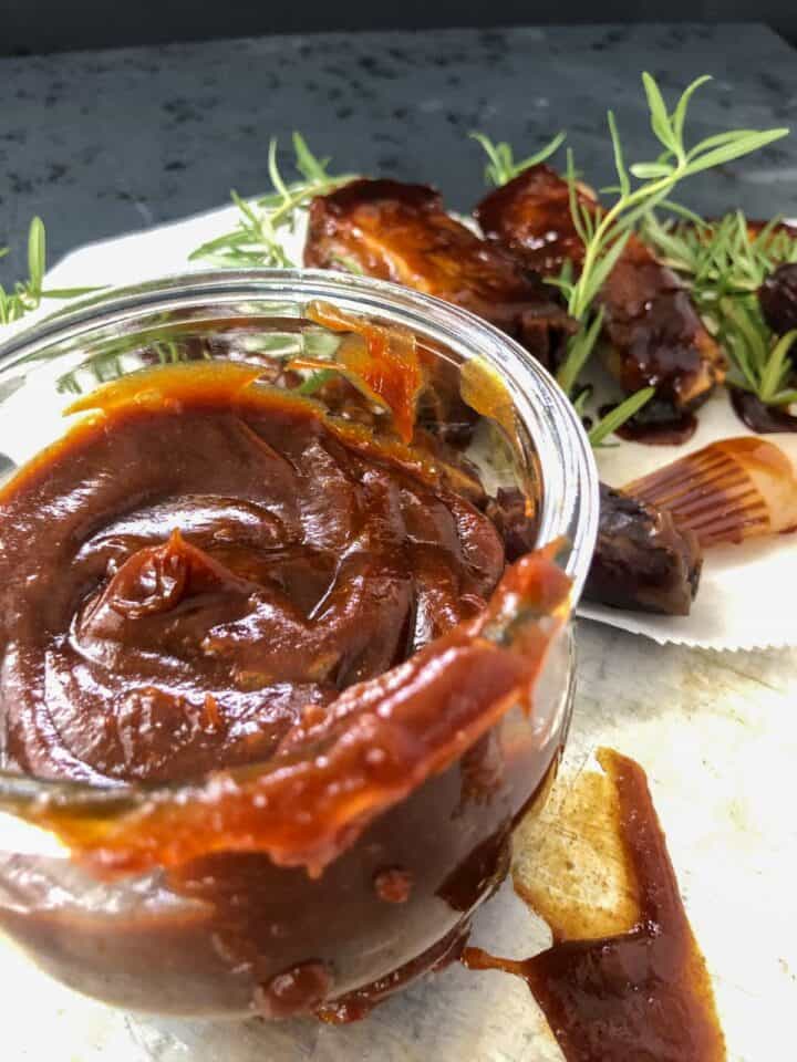 bbq sauce with ribs and rosemary 