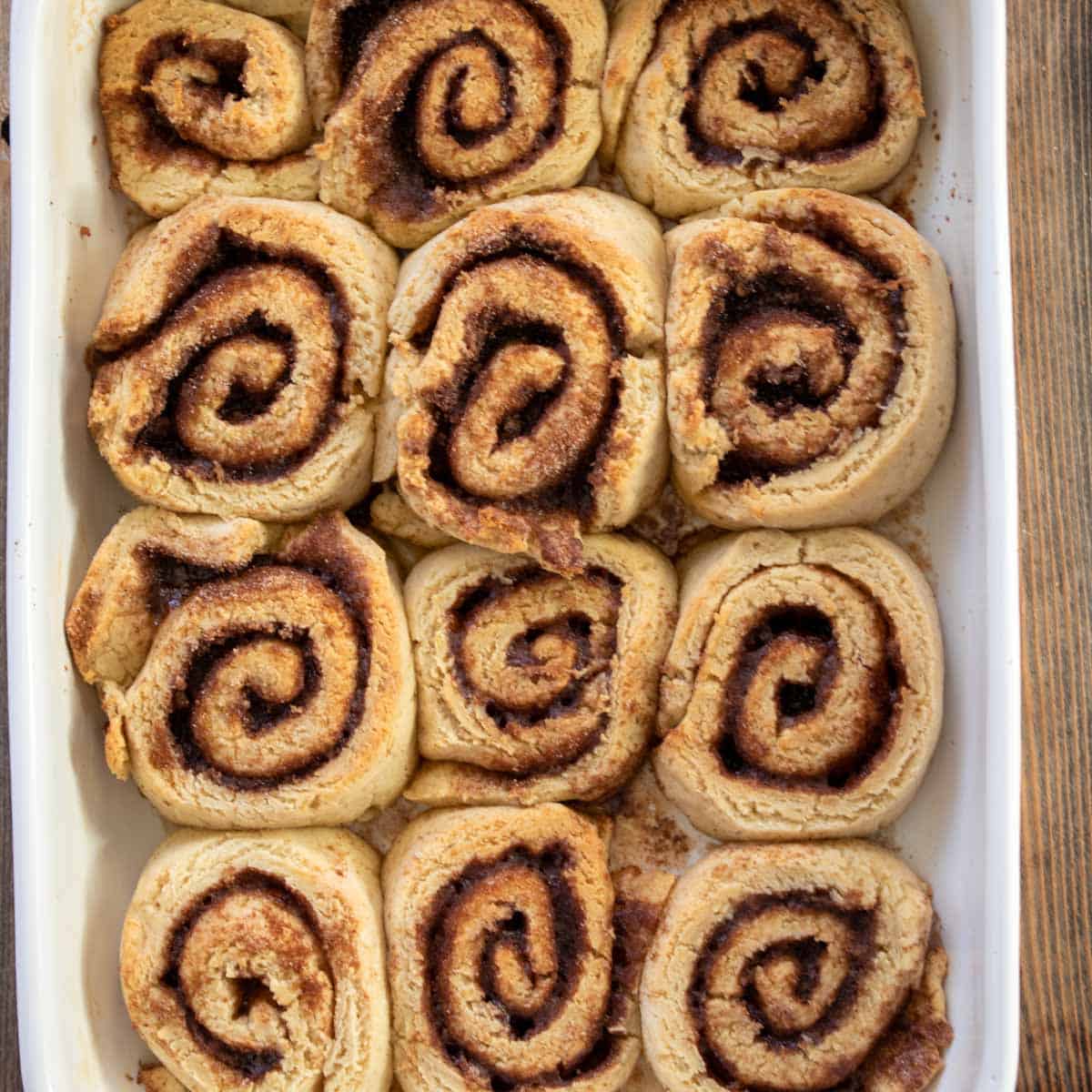 cinnamon rolls in casserole dish